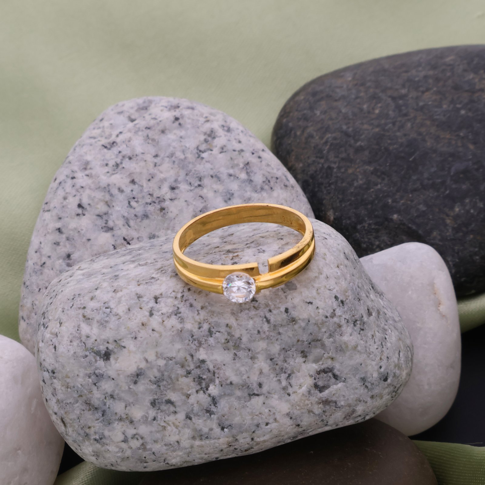 FANCY STONE RING`